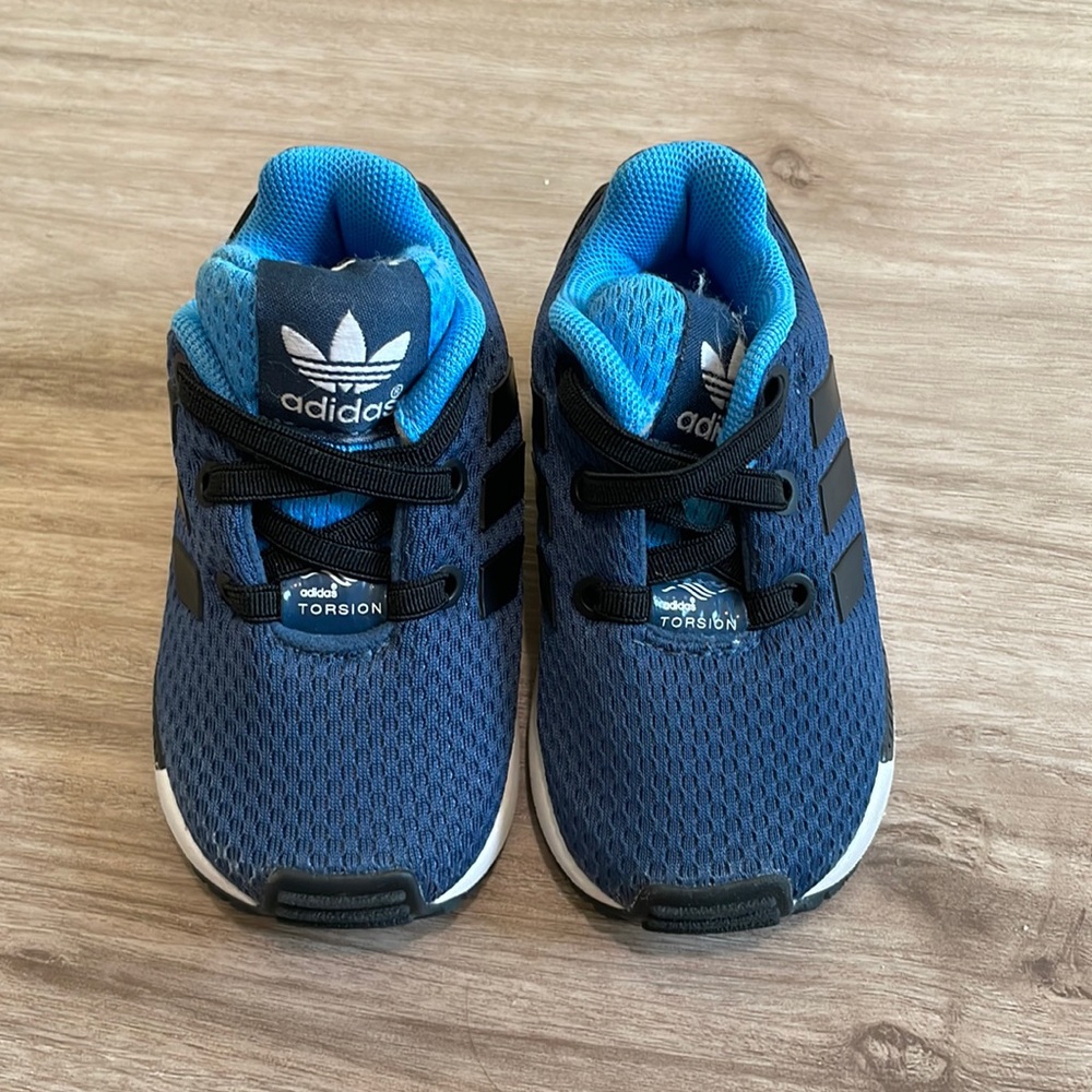 Adidas Torsion Size 4